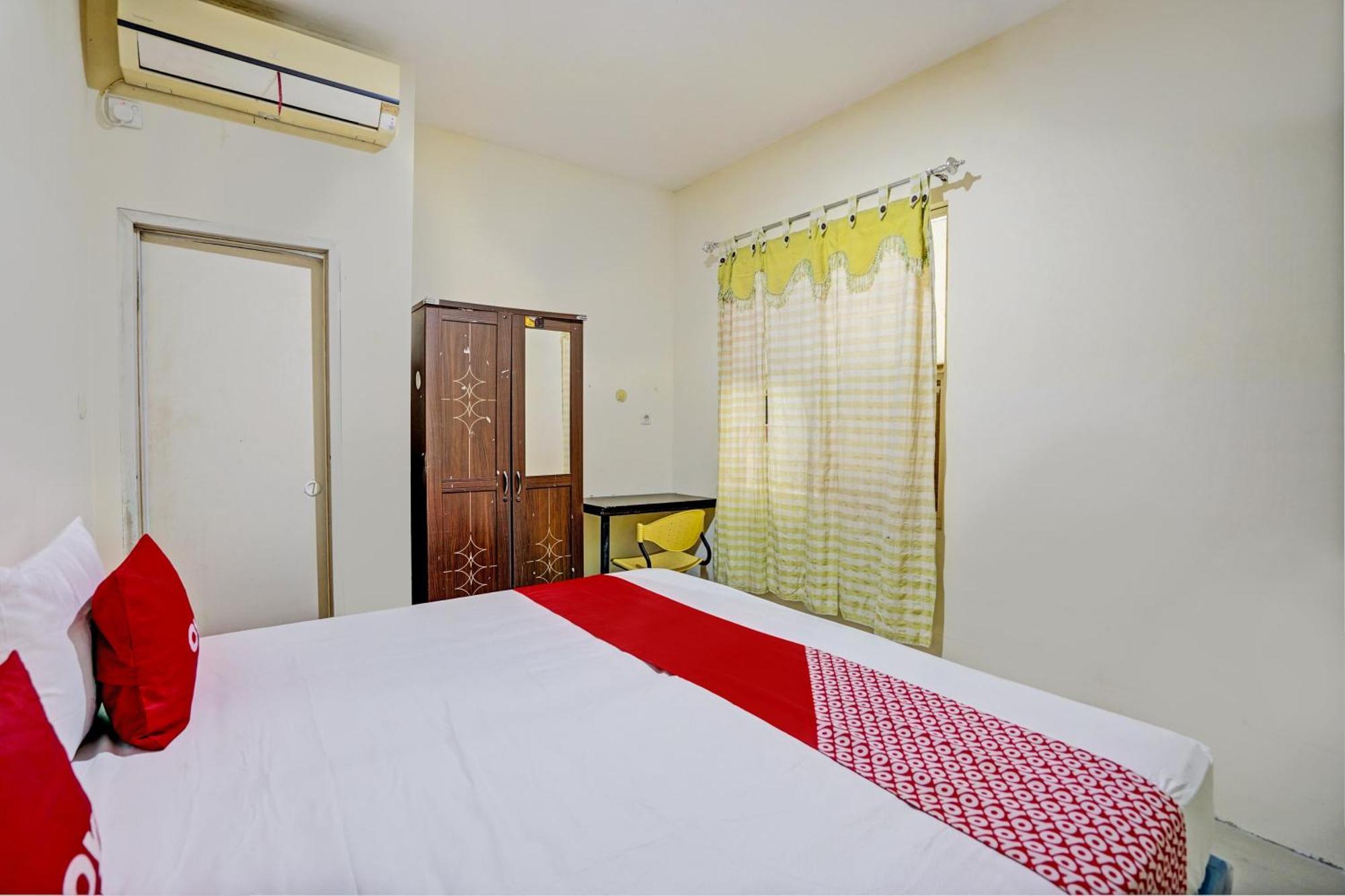 Oyo 93112 Garden Homestay 3 Merlion Surabaya Buitenkant foto