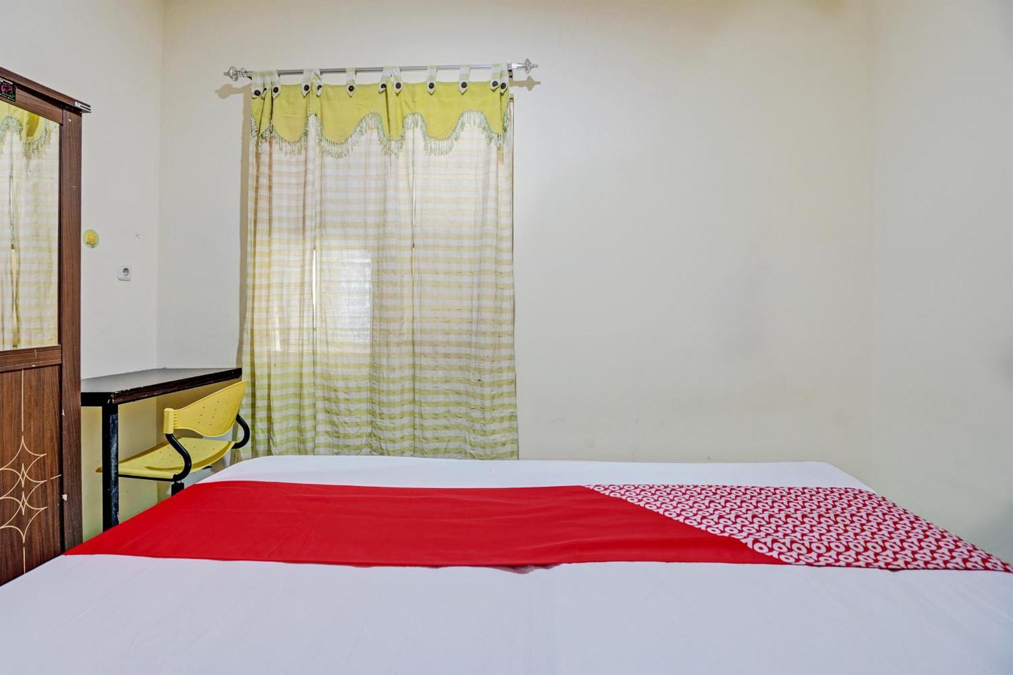 Oyo 93112 Garden Homestay 3 Merlion Surabaya Buitenkant foto