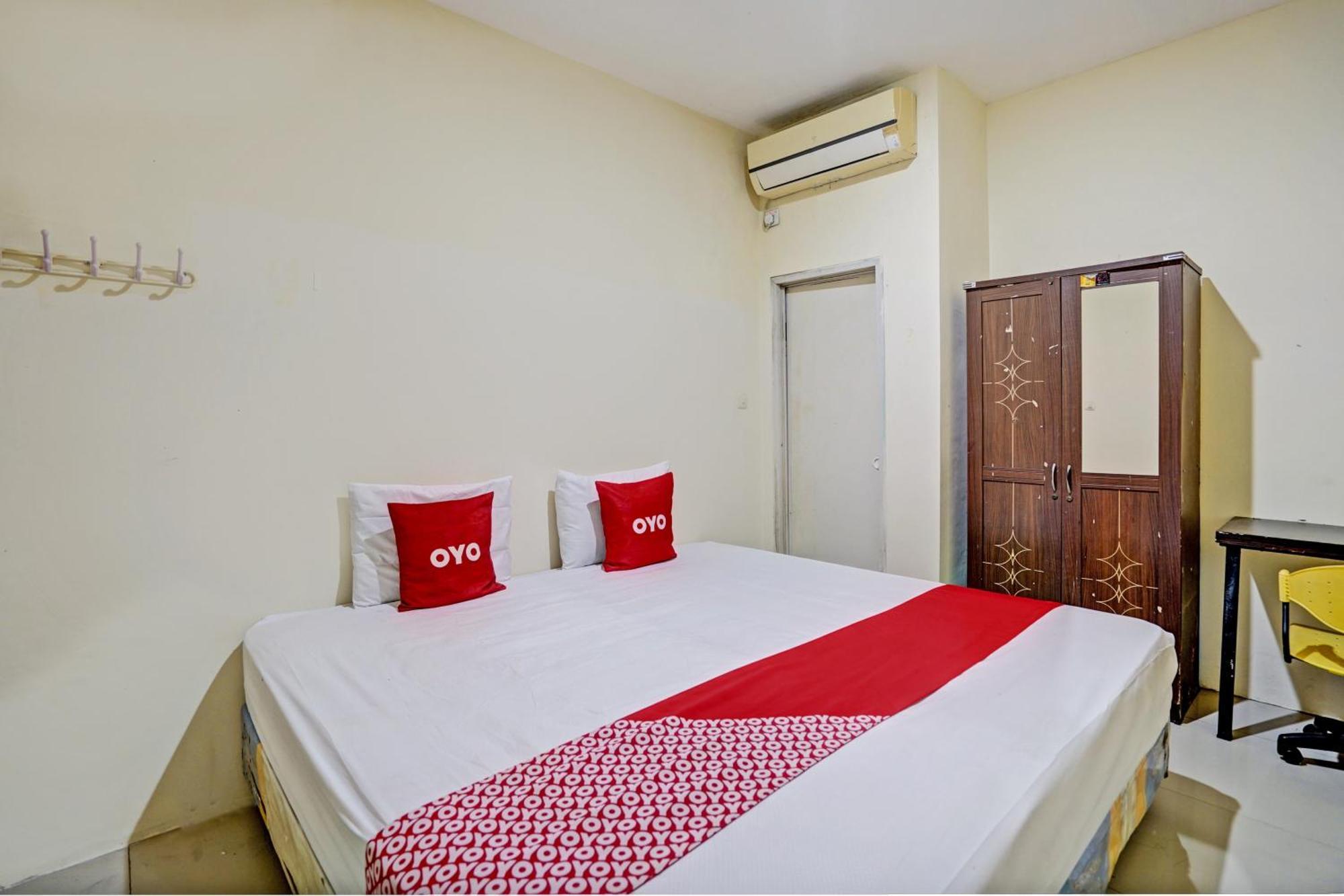 Oyo 93112 Garden Homestay 3 Merlion Surabaya Buitenkant foto