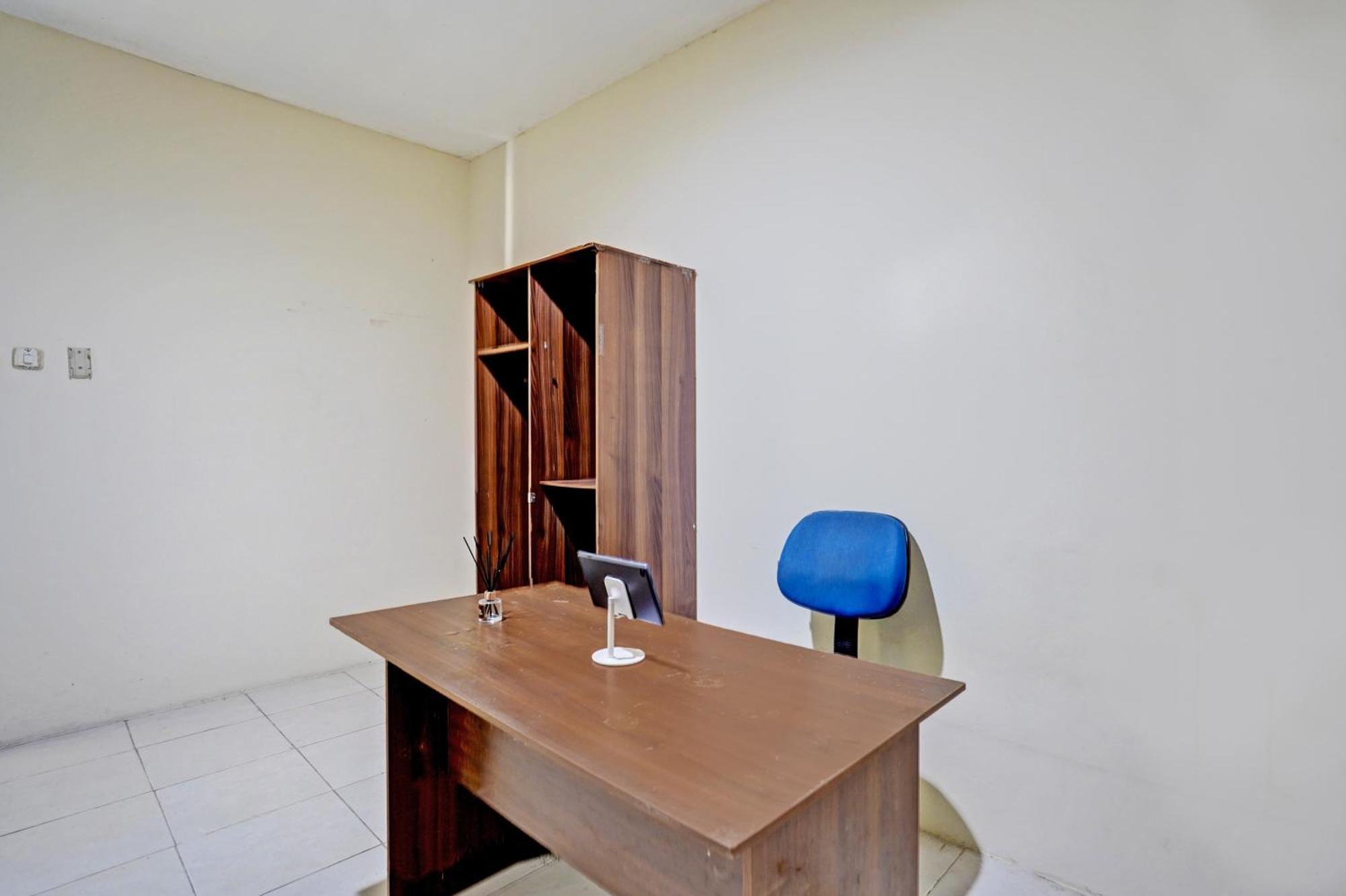 Oyo 93112 Garden Homestay 3 Merlion Surabaya Buitenkant foto