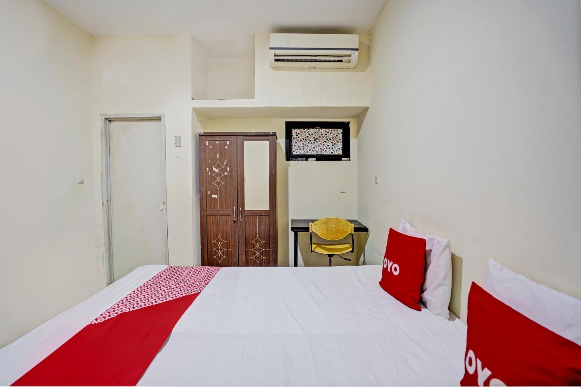 Oyo 93112 Garden Homestay 3 Merlion Surabaya Buitenkant foto