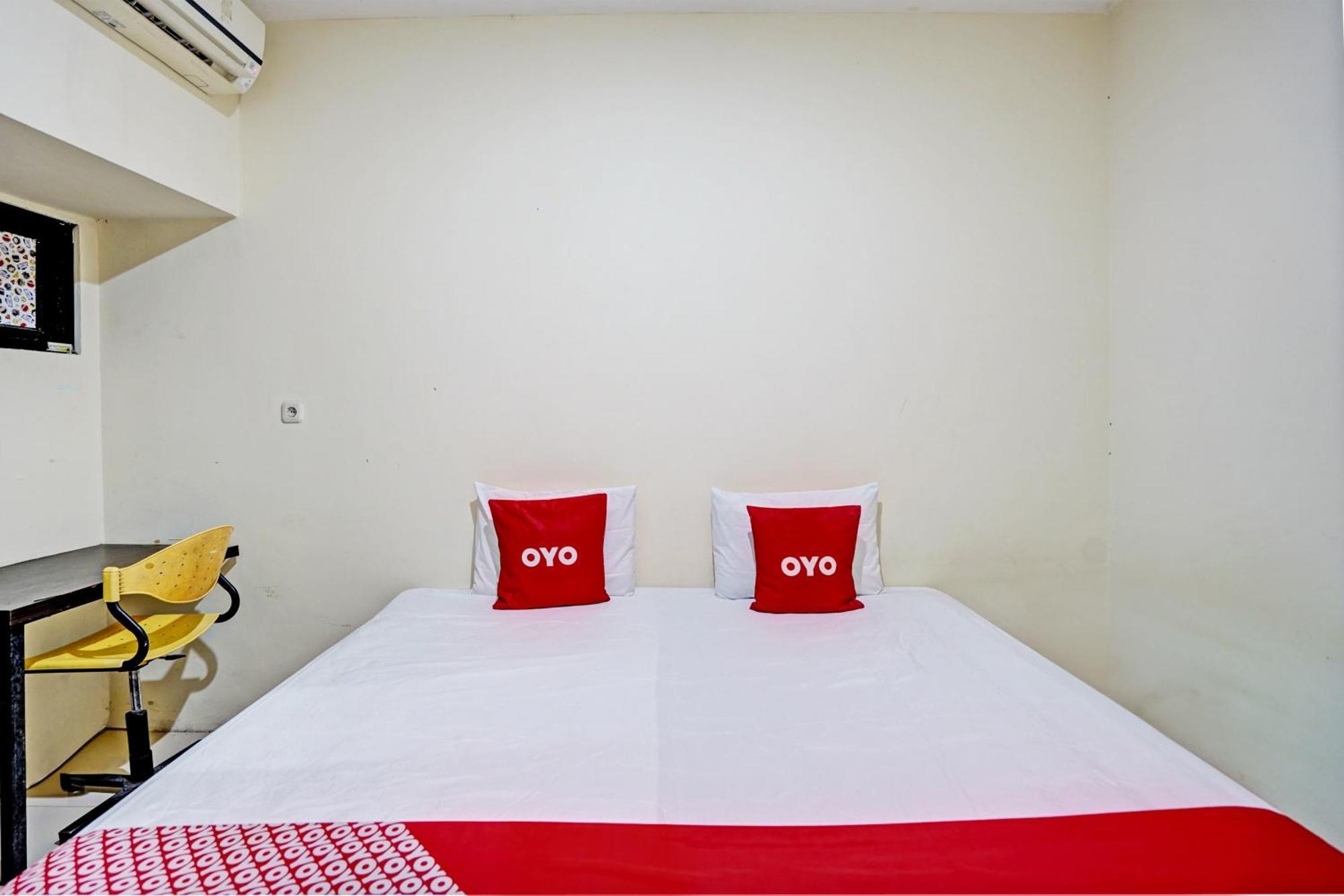 Oyo 93112 Garden Homestay 3 Merlion Surabaya Buitenkant foto