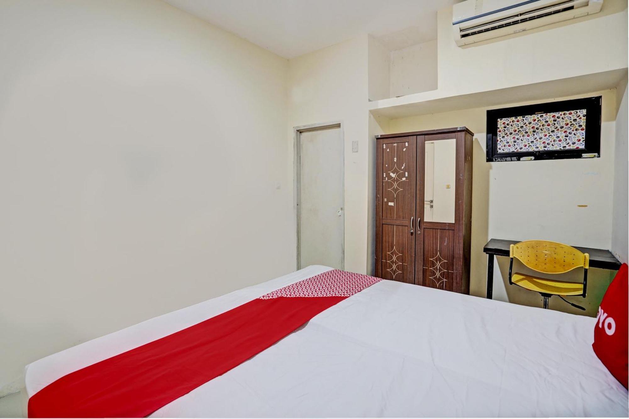 Oyo 93112 Garden Homestay 3 Merlion Surabaya Buitenkant foto
